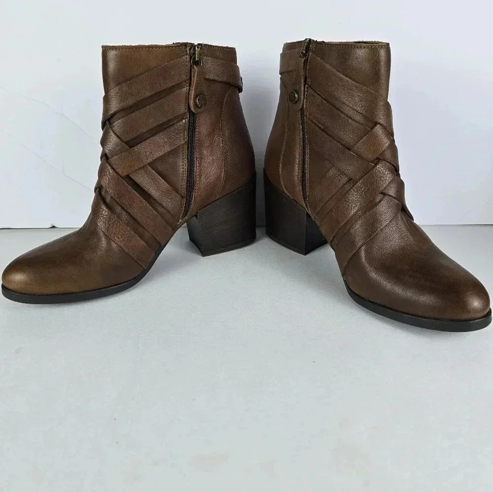 Fabianelli leather criss-cross‎ ankle boot